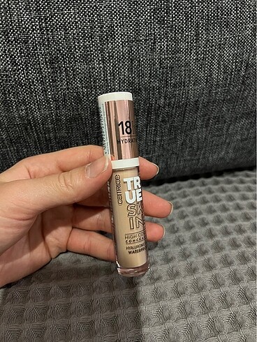 Catrice 18h true skin kapatıcısı