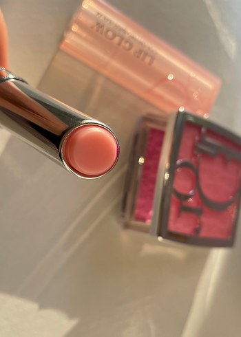 Bej Renkli Lip Glow Renklendirici Dudak Balmı - Görsel 2
