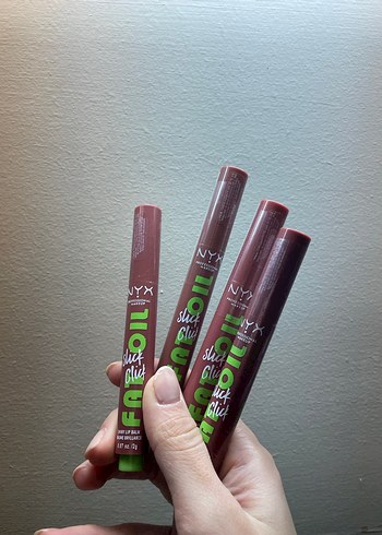 NYX Shiny Khaki Lip Gloss - Görsel 2