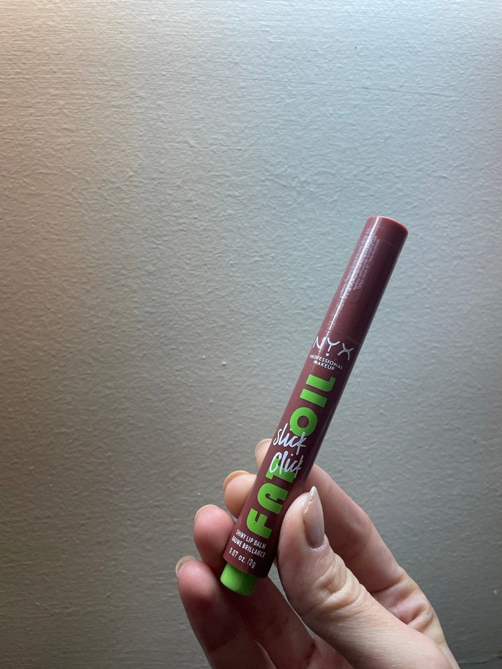 NYX Yağlı Parlak Likit Dudak Parlatıcısı - Görsel 4