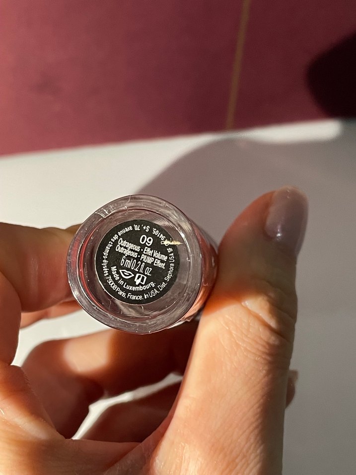 Parlak Bordo Dudak Parlatıcısı - Görsel 3