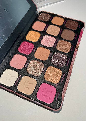 Pembe Tonlarda 18 Renkli Göz Farı Paleti - Görsel 3