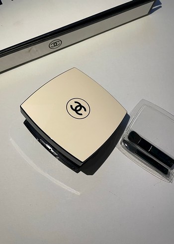 Chanel Bej Tonlarında Göz Farı Paleti - Görsel 2