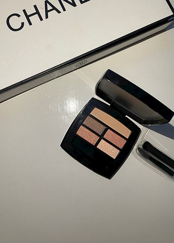 Chanel Bej Tonlarında Göz Farı Paleti - Görsel 4