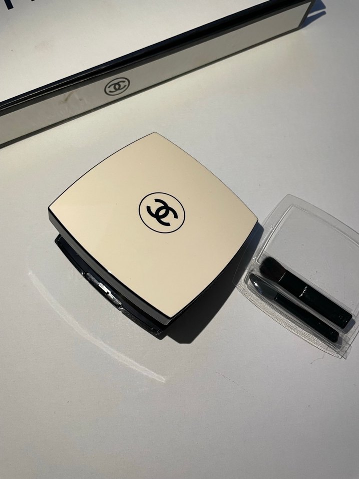 Chanel Bej Tonlarında Göz Farı Paleti - Görsel 2