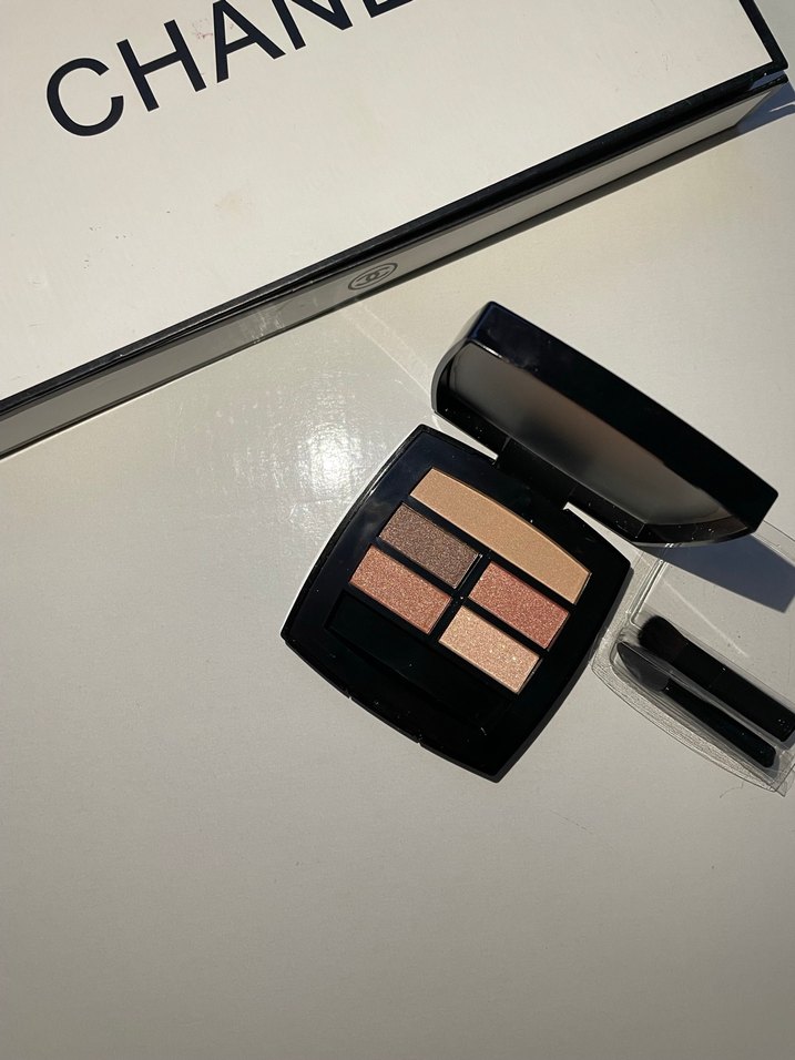 Chanel Bej Tonlarında Göz Farı Paleti - Görsel 4