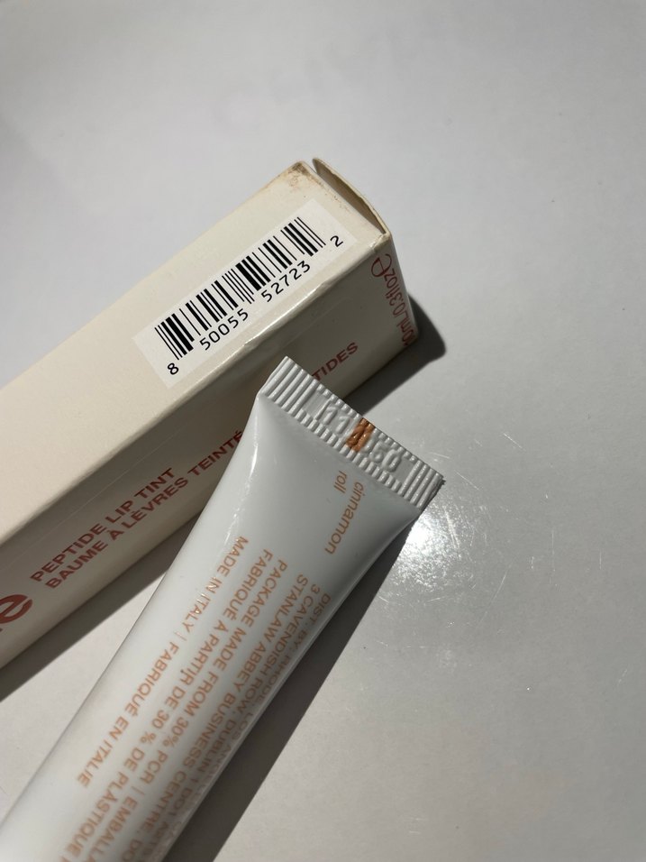 Rhode Beyaz Pastel Ruj - Görsel 2