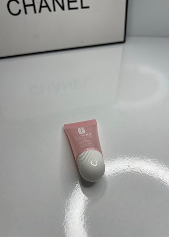 Clinique Pembe Dudak Parlatıcısı - Görsel 2