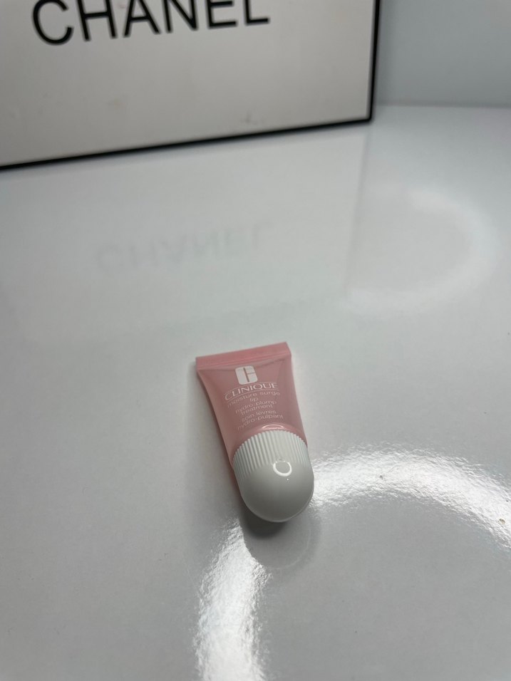 Clinique Pembe Dudak Parlatıcısı - Görsel 2