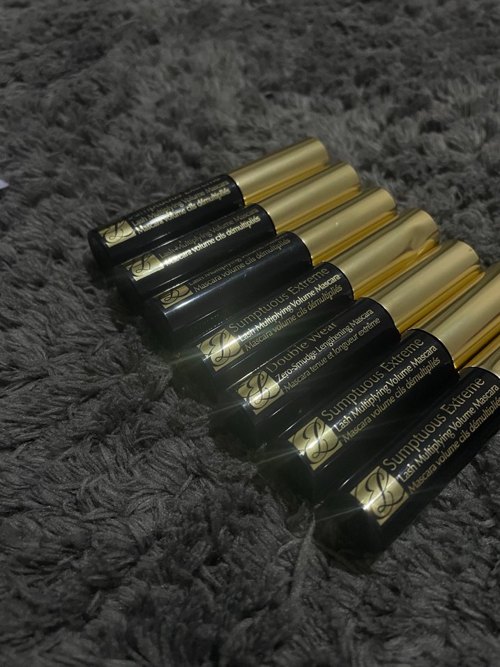 Altın Kapaklı Koyu Maskara - Görsel 2