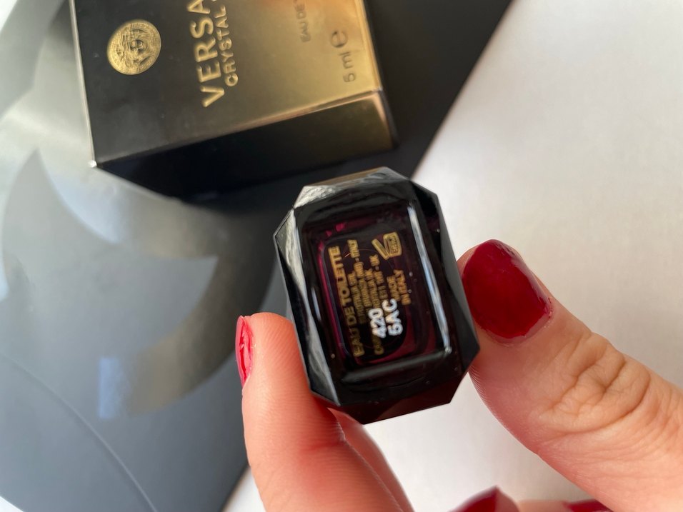 Versace Crystal Noir Kadın Parfümü 5 ml - Görsel 2