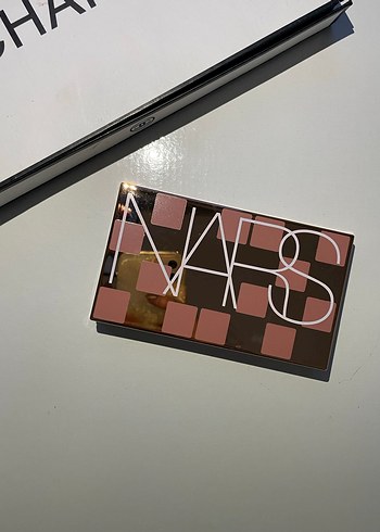 Bej Tonlarda Koyu Göz Farı Paleti - Görsel 2