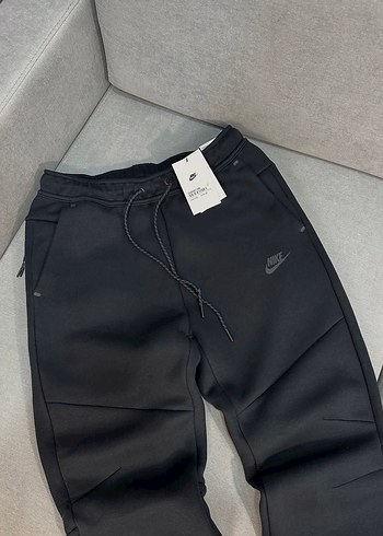 m Beden Nike Tech Fleece