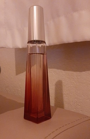 avon surrender parfüm 