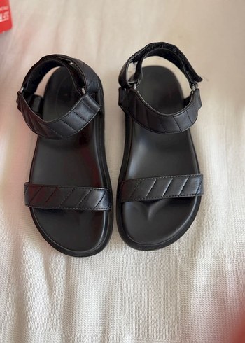 Bershka Siyah Sandalet