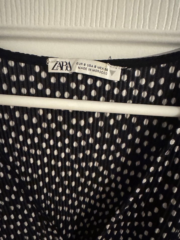 Uzun Kollu Siyah Puantiyeli Mini Bluz - Görsel 2