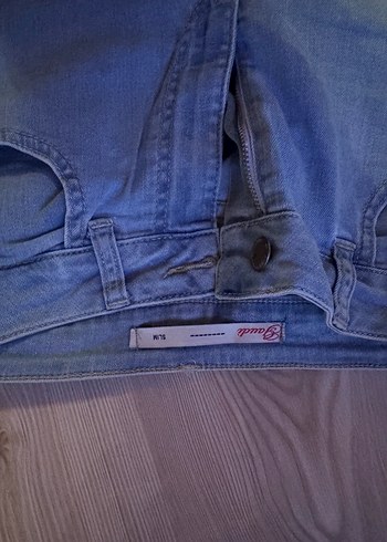 Kadın Mavi Kot Pantolon, Kemerli, Dar Kesim - Görsel 3