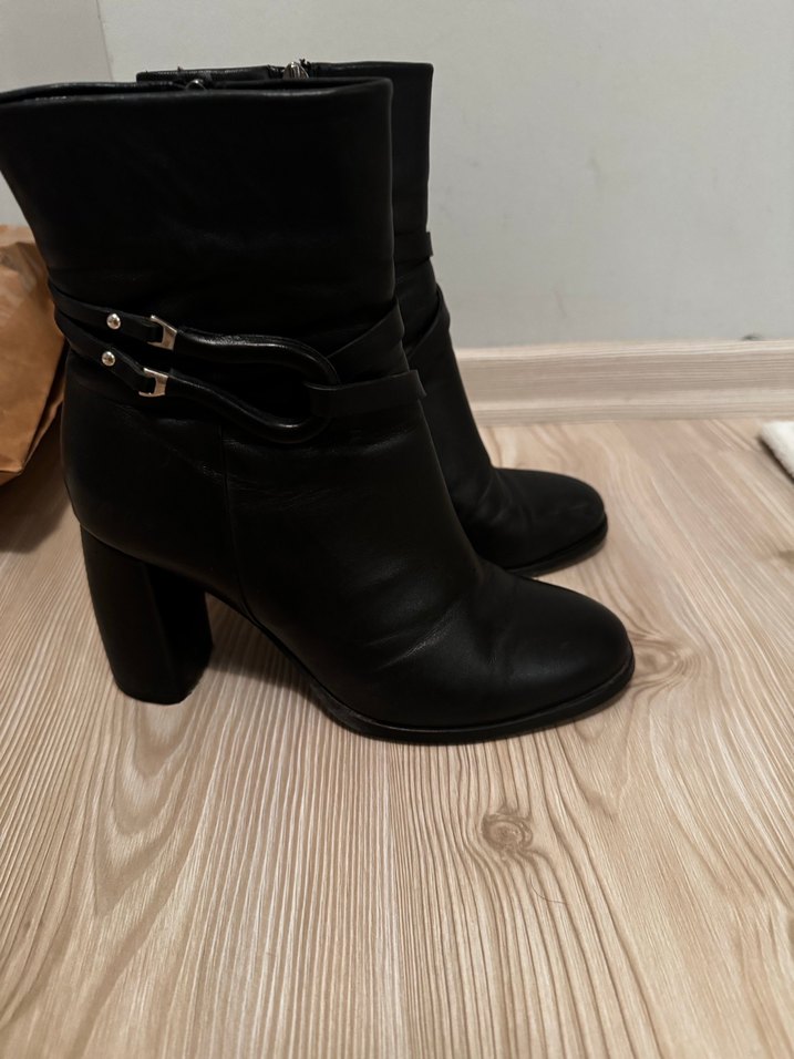 Kadın Siyah Deri Tokalı Blok Topuk Bot - Görsel 2