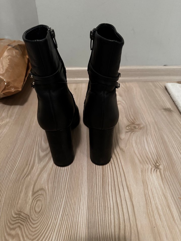 Kadın Siyah Deri Tokalı Blok Topuk Bot - Görsel 3