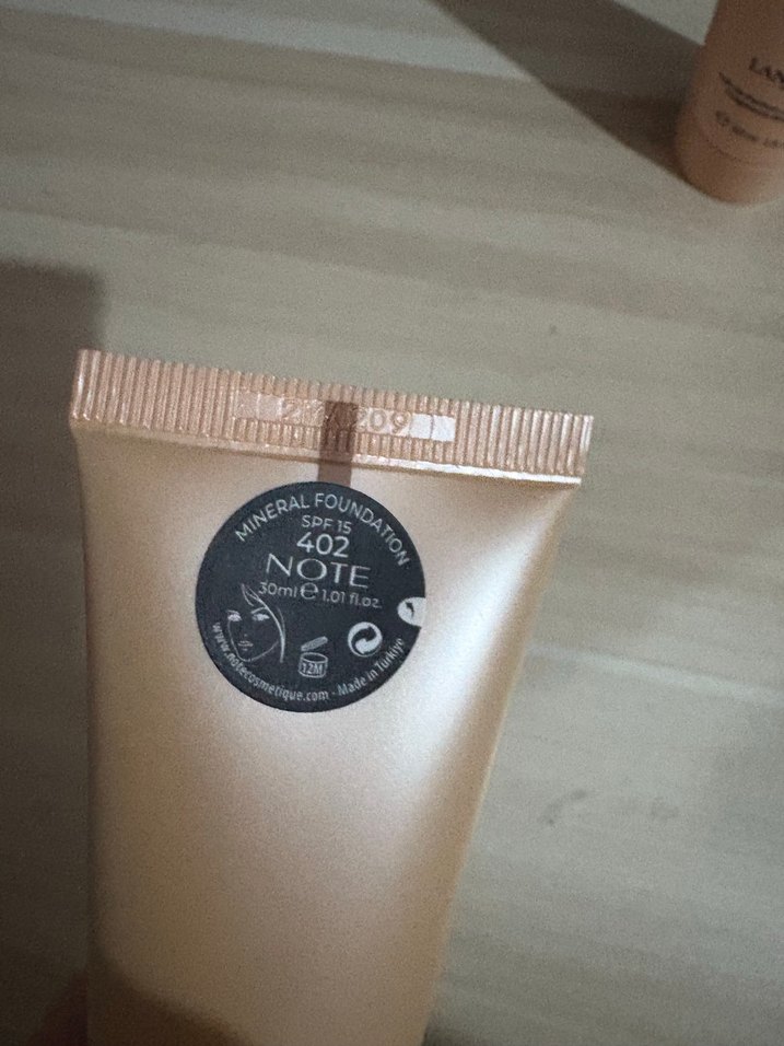 Bej Işıltılı Note Mineral BB Krem - Görsel 2