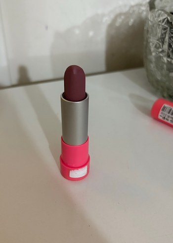 Essence Pudralı Mat Pembe Ruj - Görsel 3