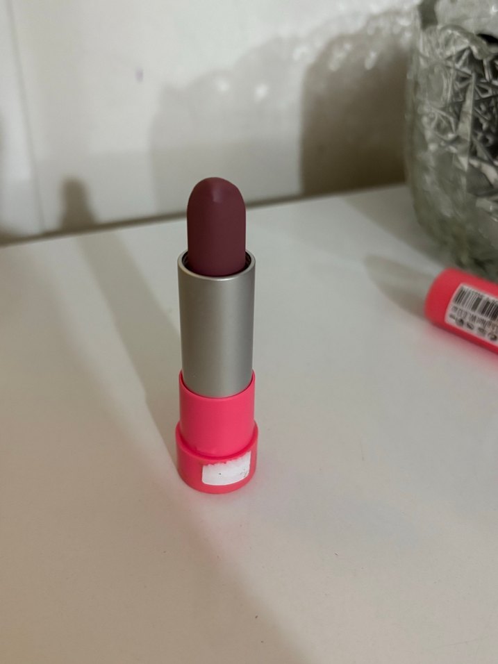 Essence Pudralı Mat Pembe Ruj - Görsel 3