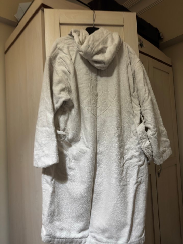 Kapüşonlu Beyaz Baskılı Bornoz BJK BEŞİKTAŞ - Görsel 3