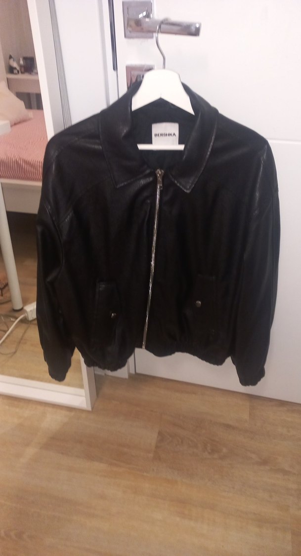 Bershka Siyah Deri Ceket Fermuarlı - Görsel 3