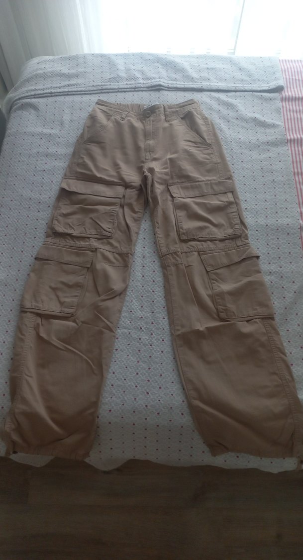 Bershka Bej Bol Kesim Kadın Kargo Pantolon - Görsel 2