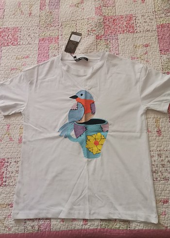 islemeli Beyaz Kadın Tişört
