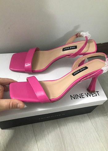 Nine West Pembe Rugan Stiletto Topuklu Ayakkabı - Görsel 3