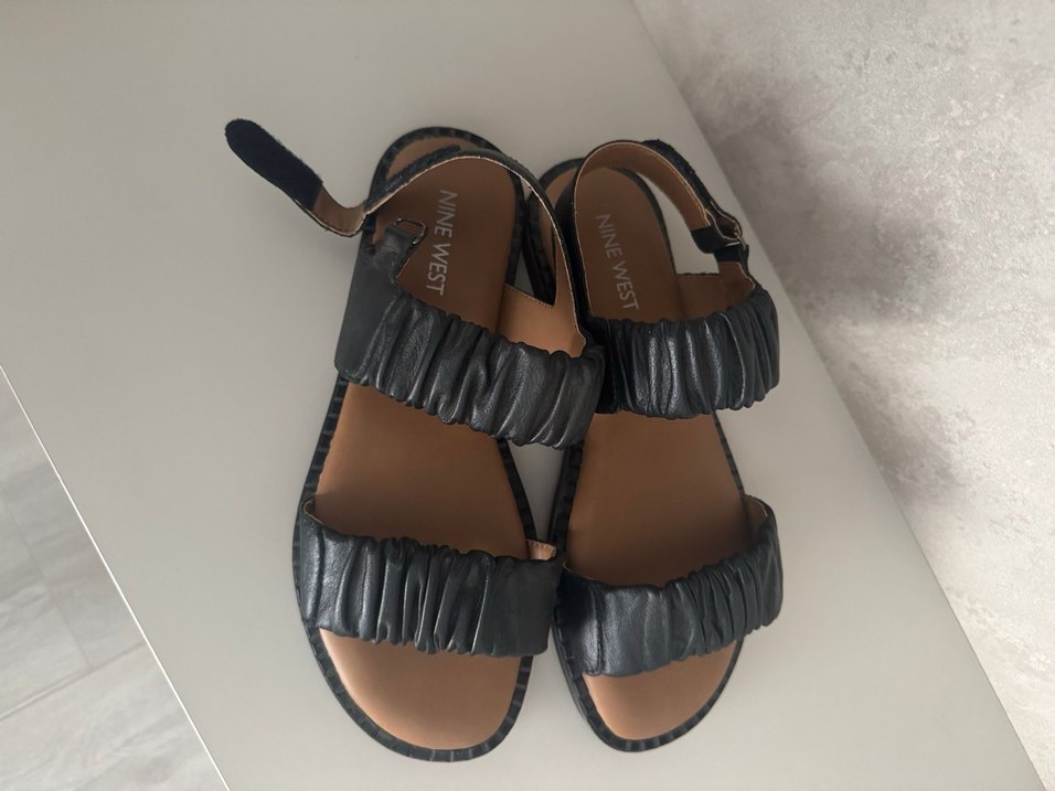 Nine West Siyah Pileli Dolgu Topuklu Kadın Terlik - Görsel 2