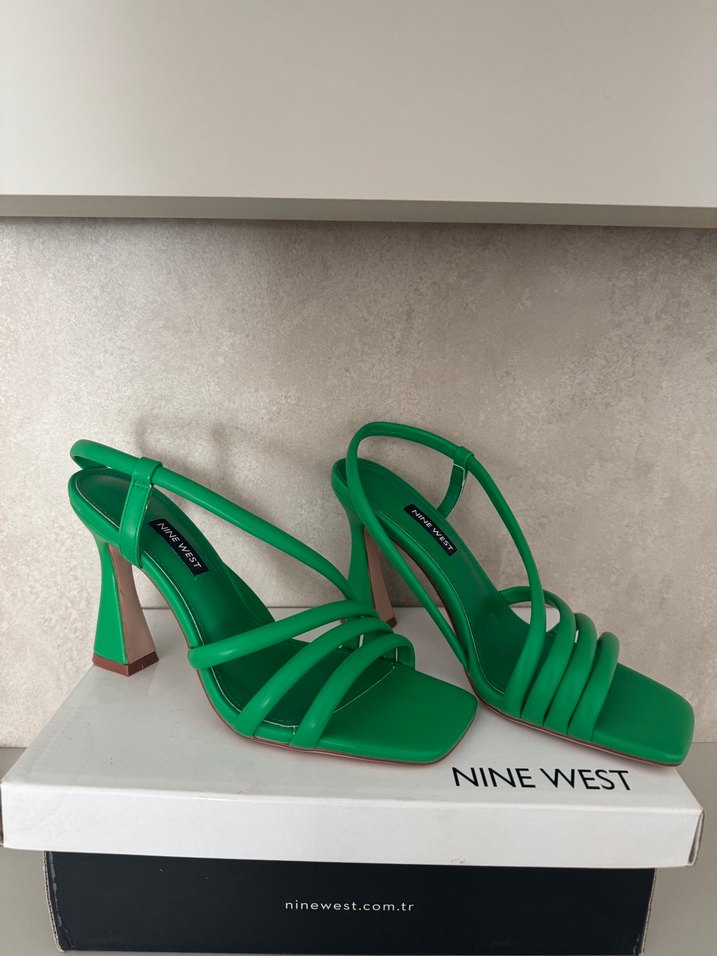 NINE WEST Parlak Yeşil Tokalı Kadın Topuklu ayakkabı - Görsel 2