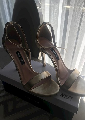 Bej Parlak Stiletto Topuklu Kadın Ayakkabı - Görsel 5