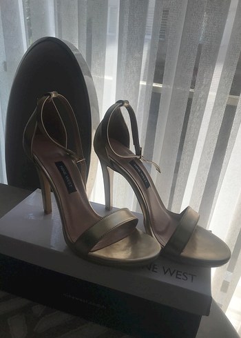 Bej Parlak Stiletto Topuklu Kadın Ayakkabı - Görsel 7