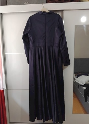 50 Beden Lacivert Nakışlı Uzun Kollu Saten Abiye Elbise