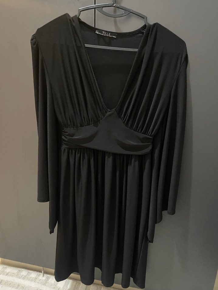 Siyah V Yaka Drapeli Gotik Midi Elbise - Görsel 3