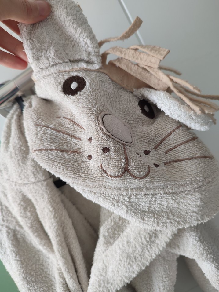 e bebek aslanlı krem renk bornoz - Görsel 2