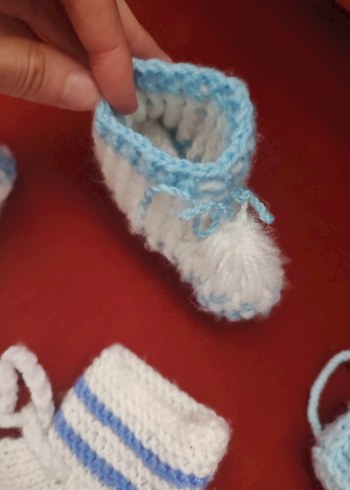 Renkli Örgü bebek Patikleri - Görsel 3