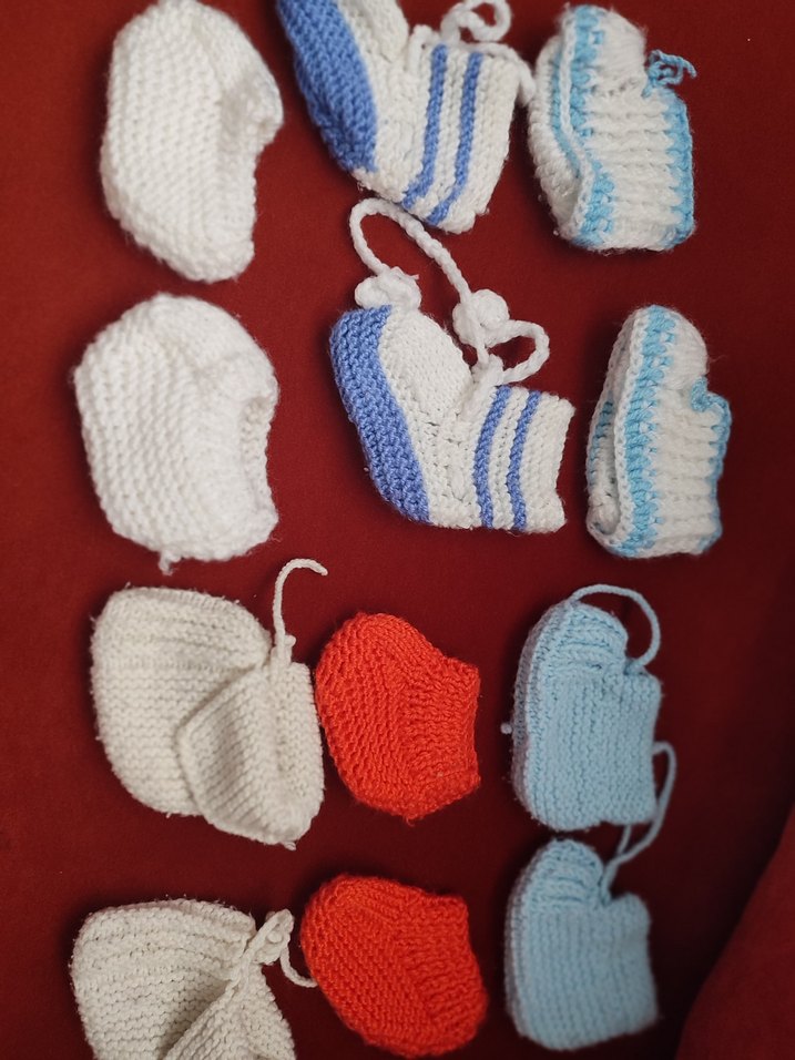 Renkli Örgü bebek Patikleri - Görsel 2