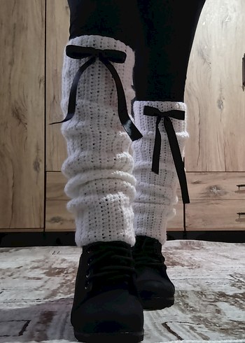 Siyah kurdele detaylı tozluk (leg warmers)ı - Görsel 2