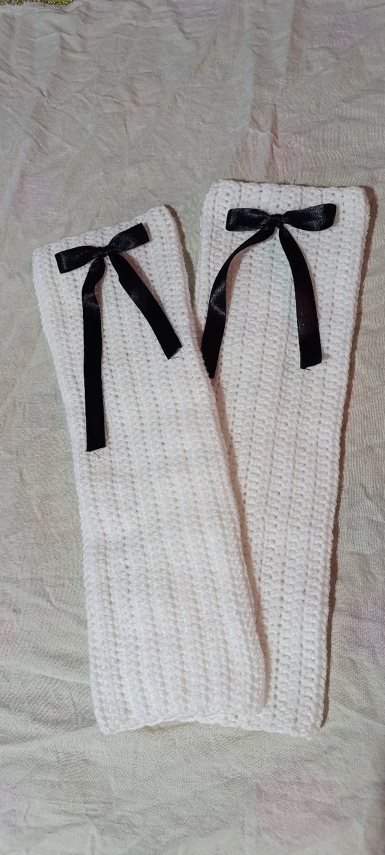 Siyah kurdele detaylı tozluk (leg warmers)ı - Görsel 4