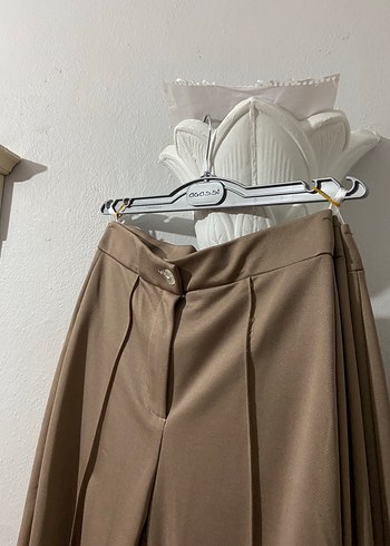 Diğer Bej Kadın Pilili Kumaş Pantolon