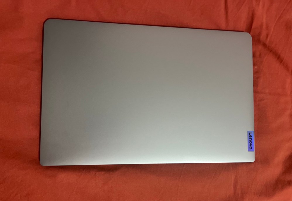 Gri Renkli Lenovo Laptop (Acil Satılık) - Görsel 3