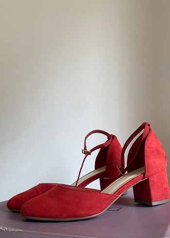 Klasik Kırmızı Süet Topuklu Kadın Ayakkabı - Görsel 4