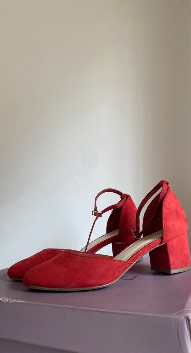 Klasik Kırmızı Süet Topuklu Kadın Ayakkabı - Görsel 4