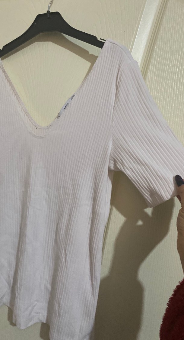 Bej V Yaka Keten Kadın Tişört - Görsel 2