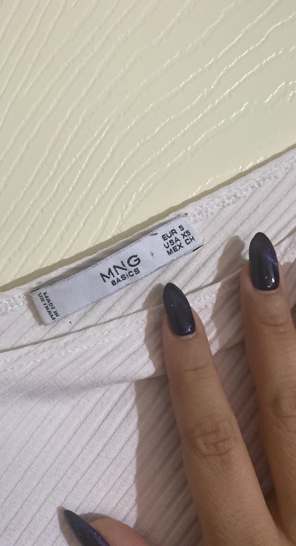 Bej V Yaka Keten Kadın Tişört - Görsel 3