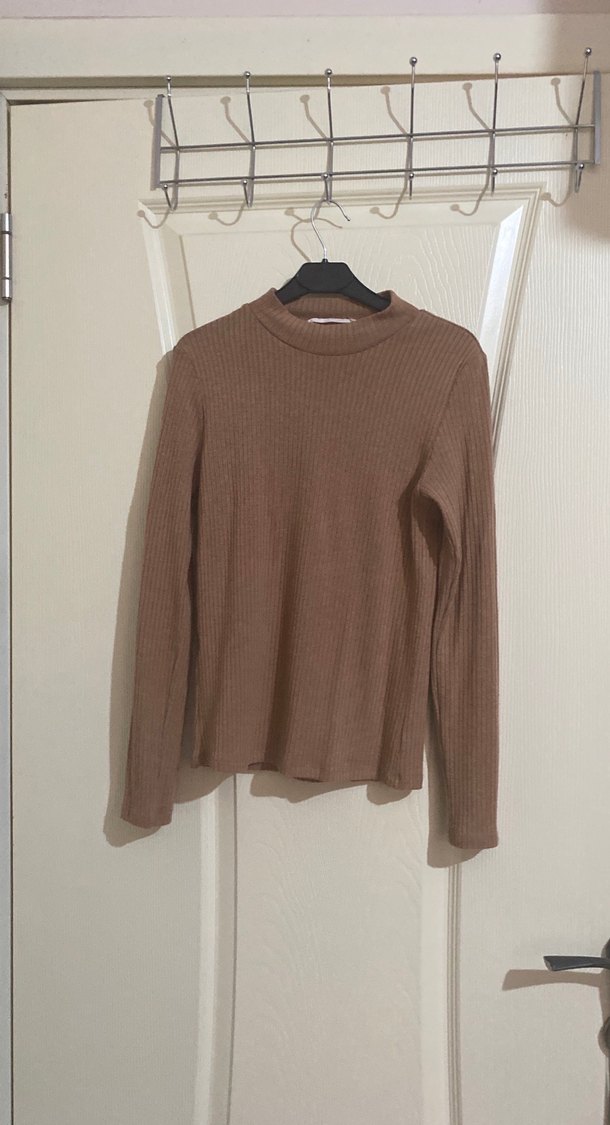 Bej Yüksek Yakalı Kadın Triko - Görsel 2