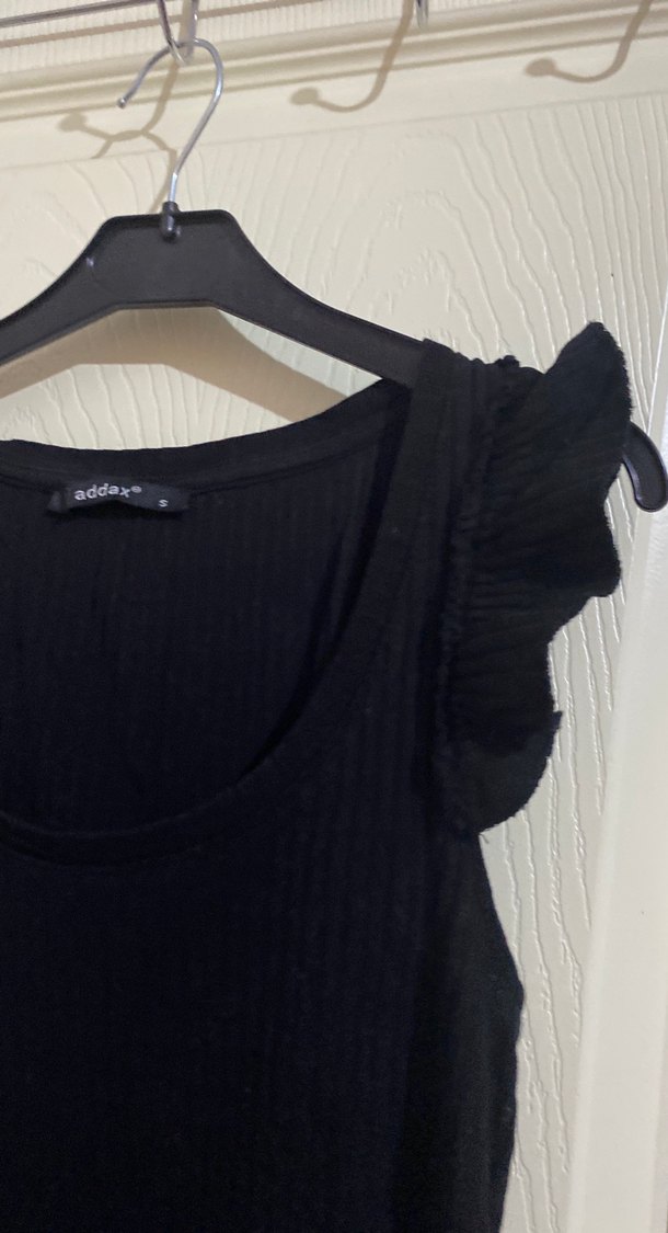 Siyah Keten Kolsuz Fırfırlı Bluz - Görsel 2